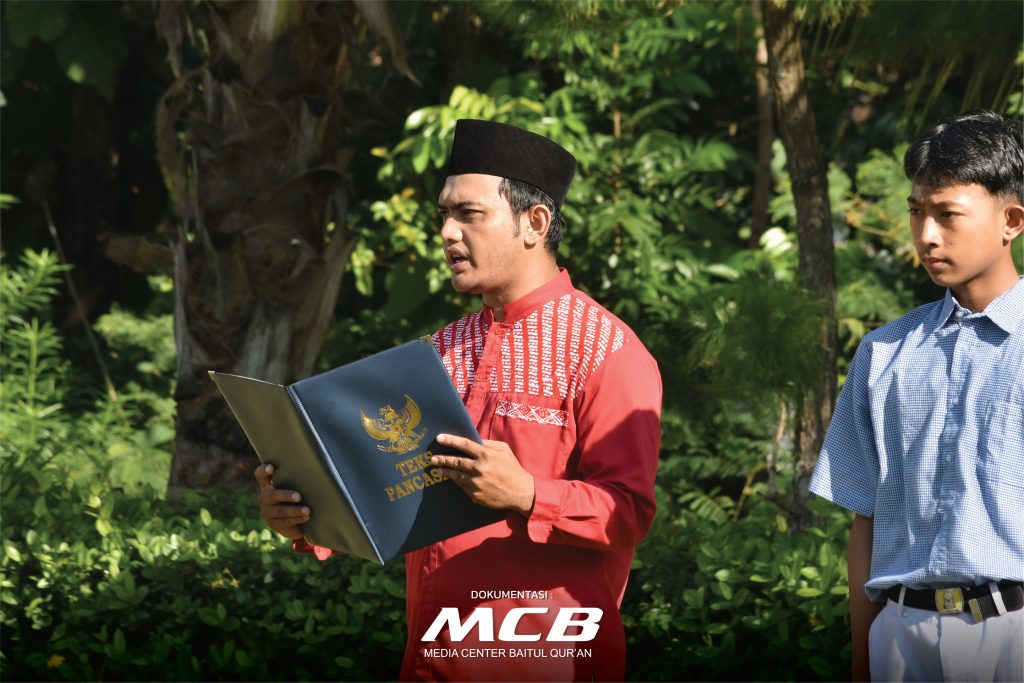 bulan bahasa santri beqi